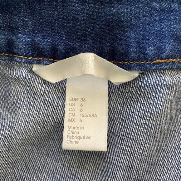 H & M Denim Skirt Women’s Size 6 Dark Wash Blue Front Zipper Mini Ladies Y2K - Picture 4 of 7